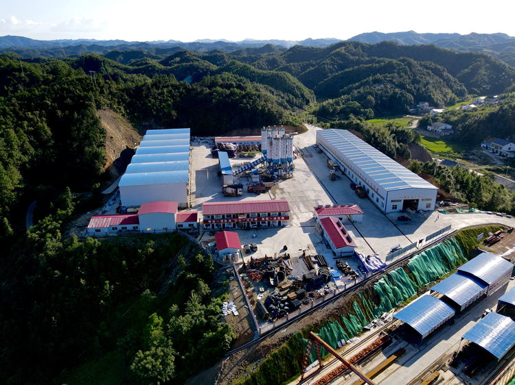 20220826101038.jpg 路基拌合站及钢筋加工区.jpg